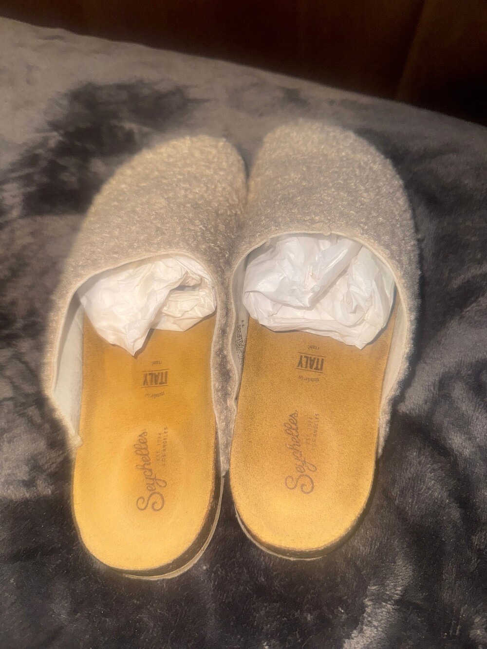 NWT Seychelles Size 11 beige color Boucle Fabric Slippers Made in Italy
